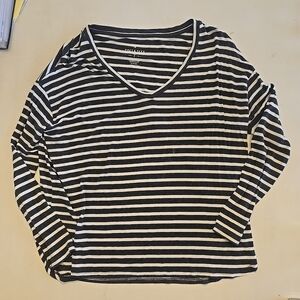 American Eagle Outfitters Gray and White Striped Tee